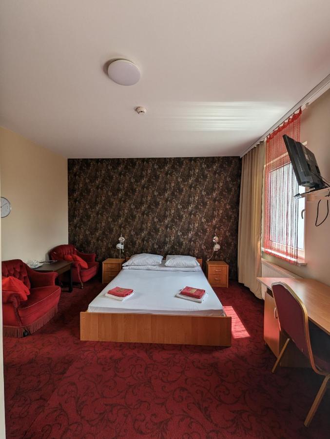 Motel Drabek تارنوفسكي غوره المظهر الخارجي الصورة
